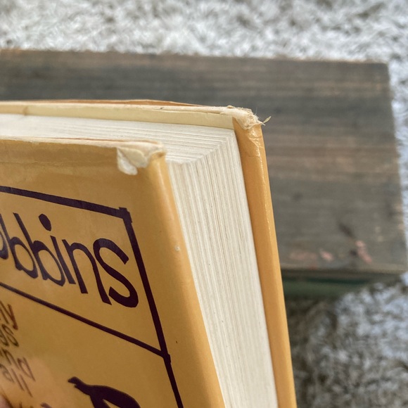 Skinny Legs and All by Tom Robbins - First Ed / First Printing - Wow! - Picture 7 of 13